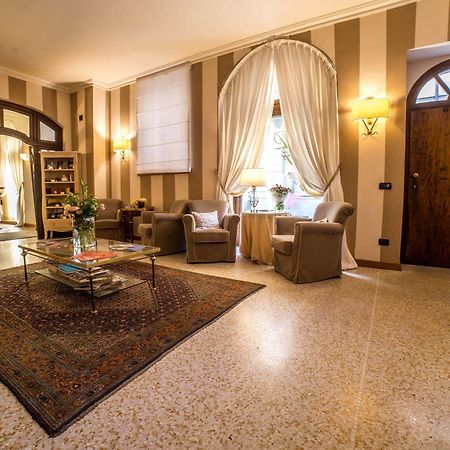 Palazzo Finati Bed and Breakfast Alba  Eksteriør billede