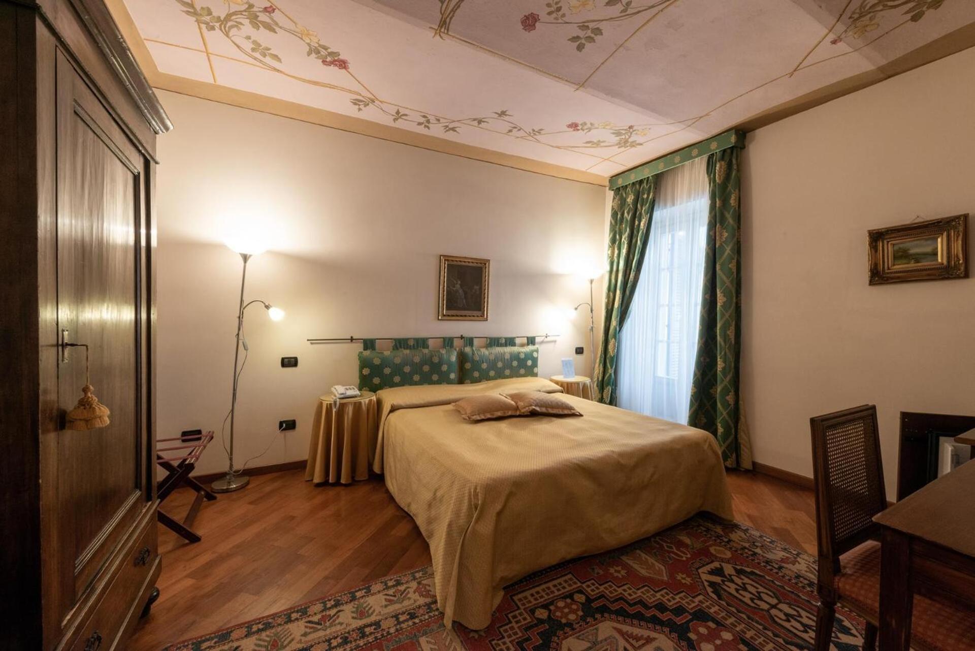 Palazzo Finati Bed and Breakfast Alba  Eksteriør billede