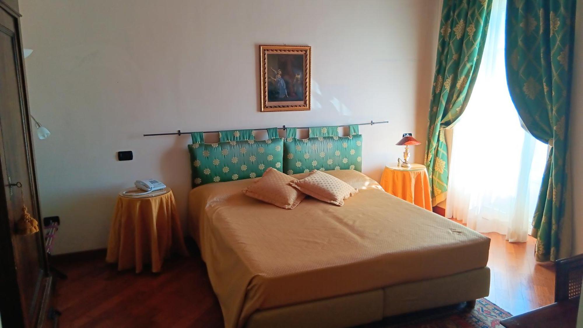 Palazzo Finati Bed and Breakfast Alba  Eksteriør billede
