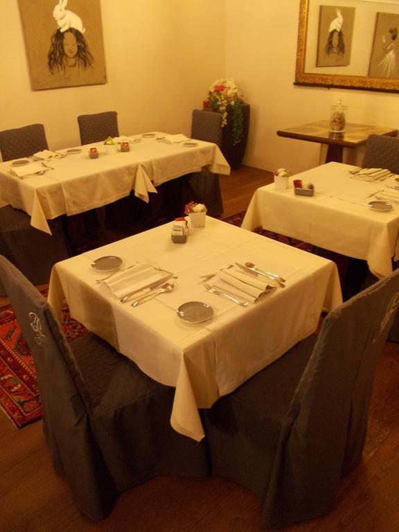 Palazzo Finati Bed and Breakfast Alba  Eksteriør billede