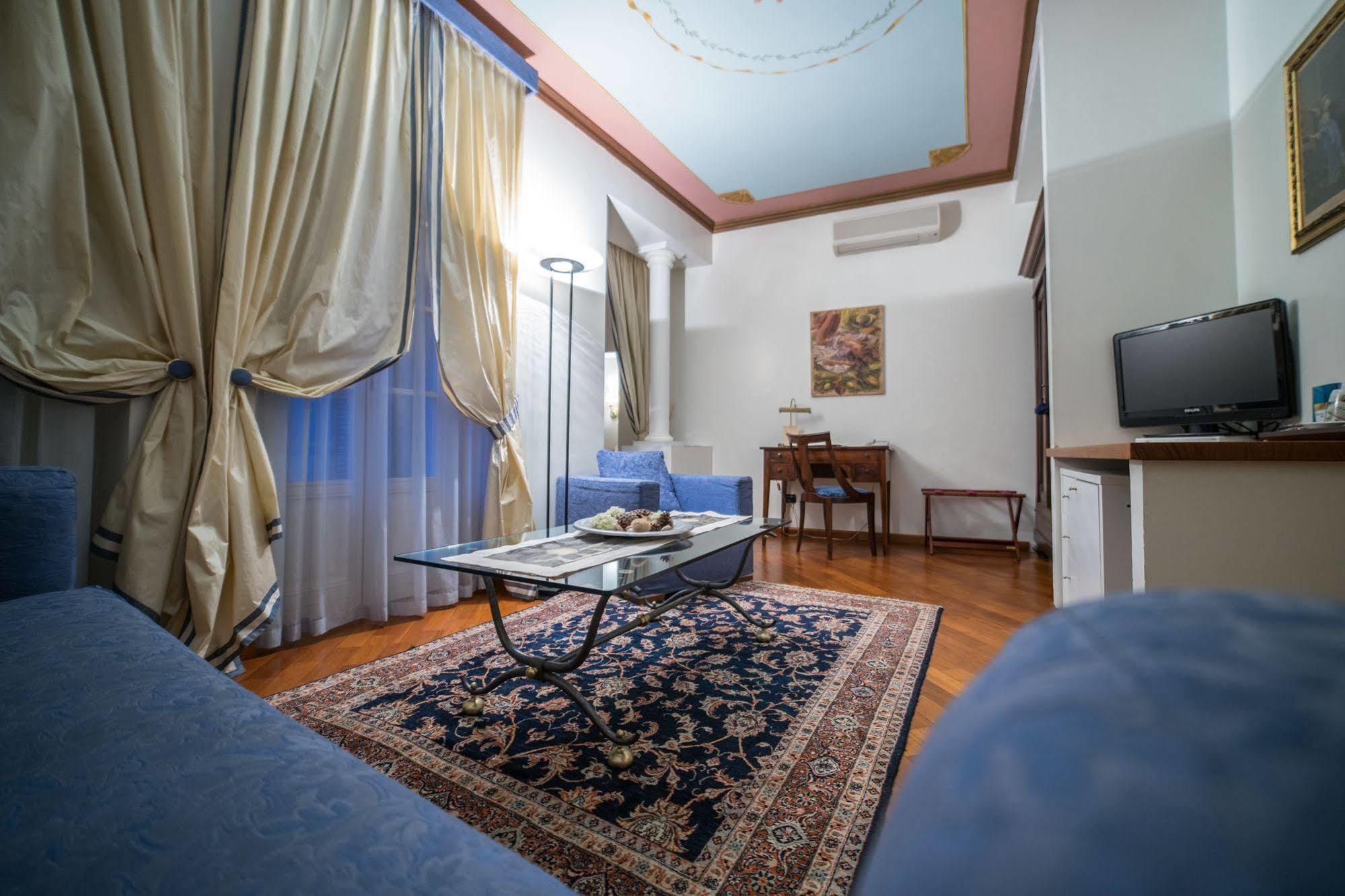 Palazzo Finati Bed and Breakfast Alba  Eksteriør billede